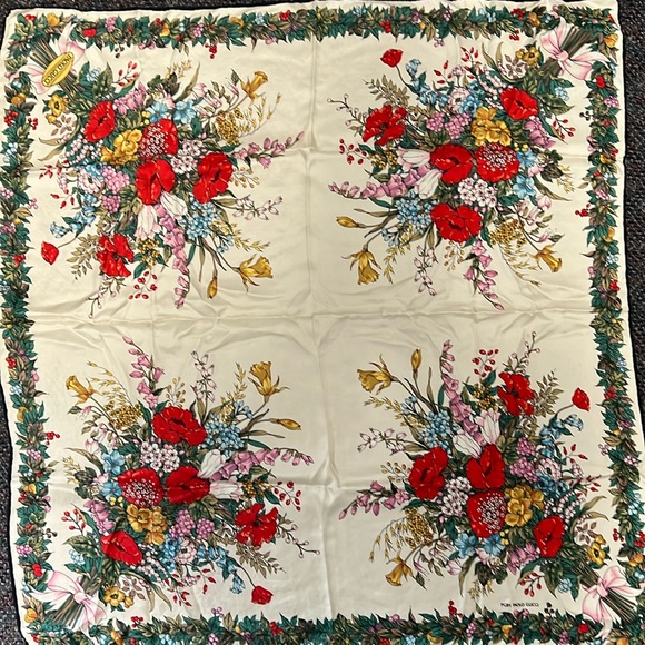 Rare Vintage Paolo Gucci Silk Floral Scarf 90cm Square - Picture 1 of 4